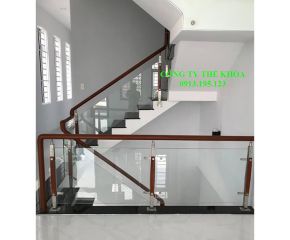 Cầu thang kính 02