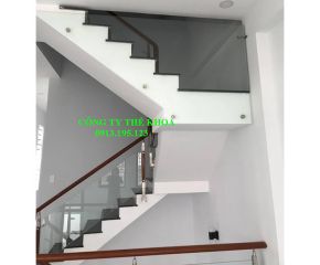 Cầu thang kính 01